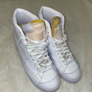 Selling my nike shoes